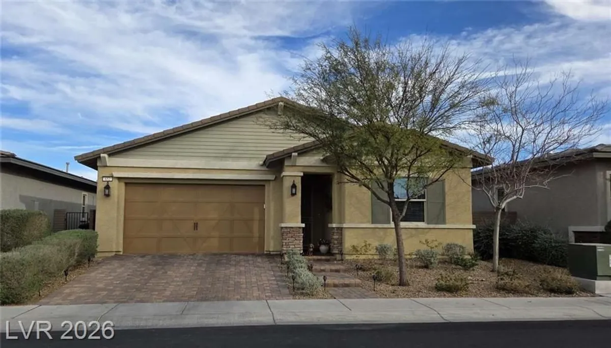 Property Slideshow image 1 of 21 | 652 longfeather st, Henderson, NV, 89011