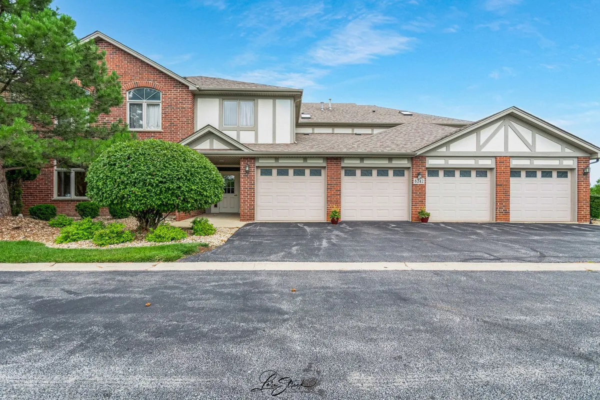 Property Slideshow image 1 of 23 | 6242 kallsen dr 2, Tinley Park, IL, 60477