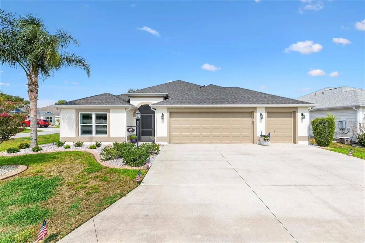 Property Slideshow image 1 of 41 | 5852 abney ave, The Villages, FL, 32163