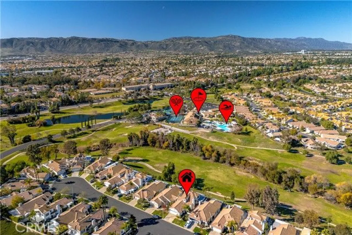 Property Slideshow image 1 of 57 | 40581 via, Murrieta, CA, 92562