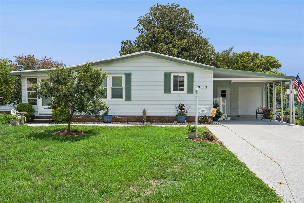 Property Slideshow image 1 of 20 | 903 oleander st, Lady Lake, FL, 32159
