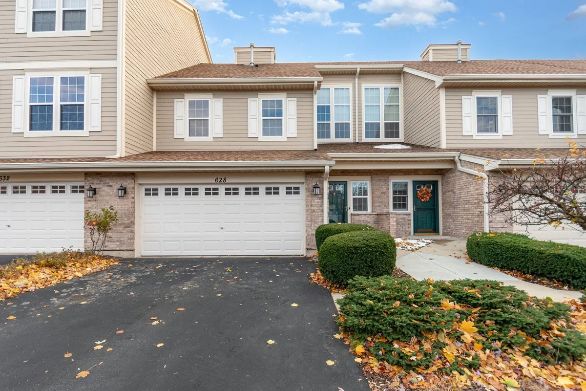 Property Slideshow image 1 of 1 | 628 belmont ln, Carol Stream, IL, 60188