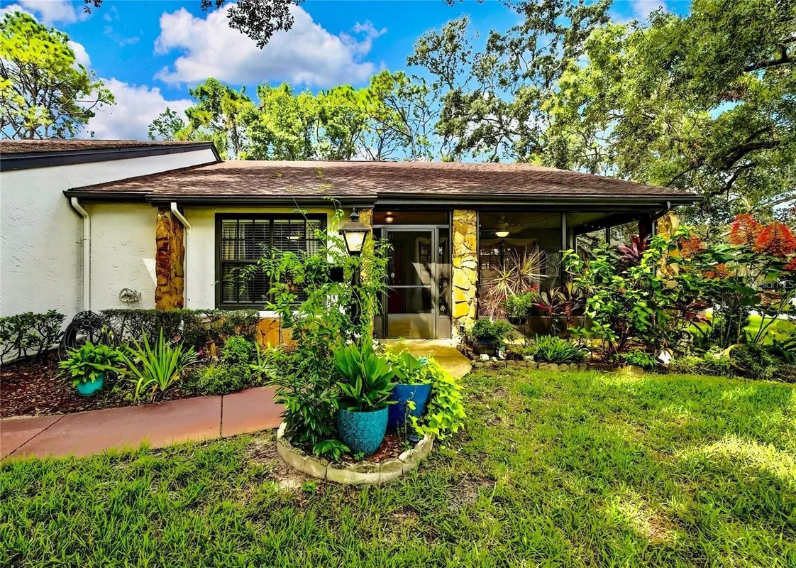 Property Slideshow image 1 of 31 | 2129 point o woods ct, Spring Hill, FL, 34606