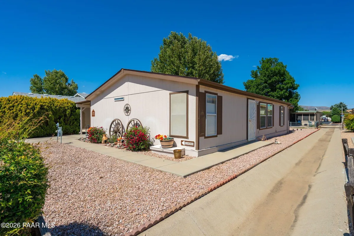Property Slideshow image 1 of 26 | 633 n vermillion dr, Dewey-Humboldt, AZ, 86327