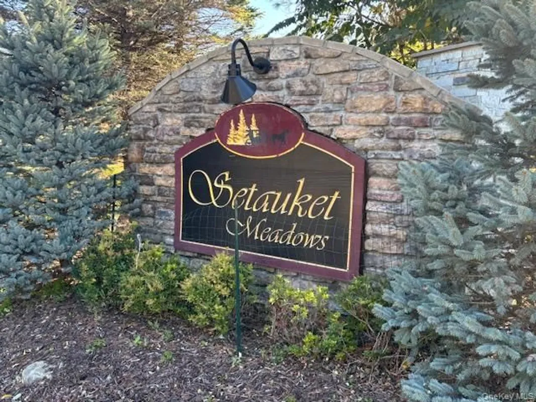 Property Slideshow image 1 of 44 | 95 cove ln, East Setauket, NY, 11733