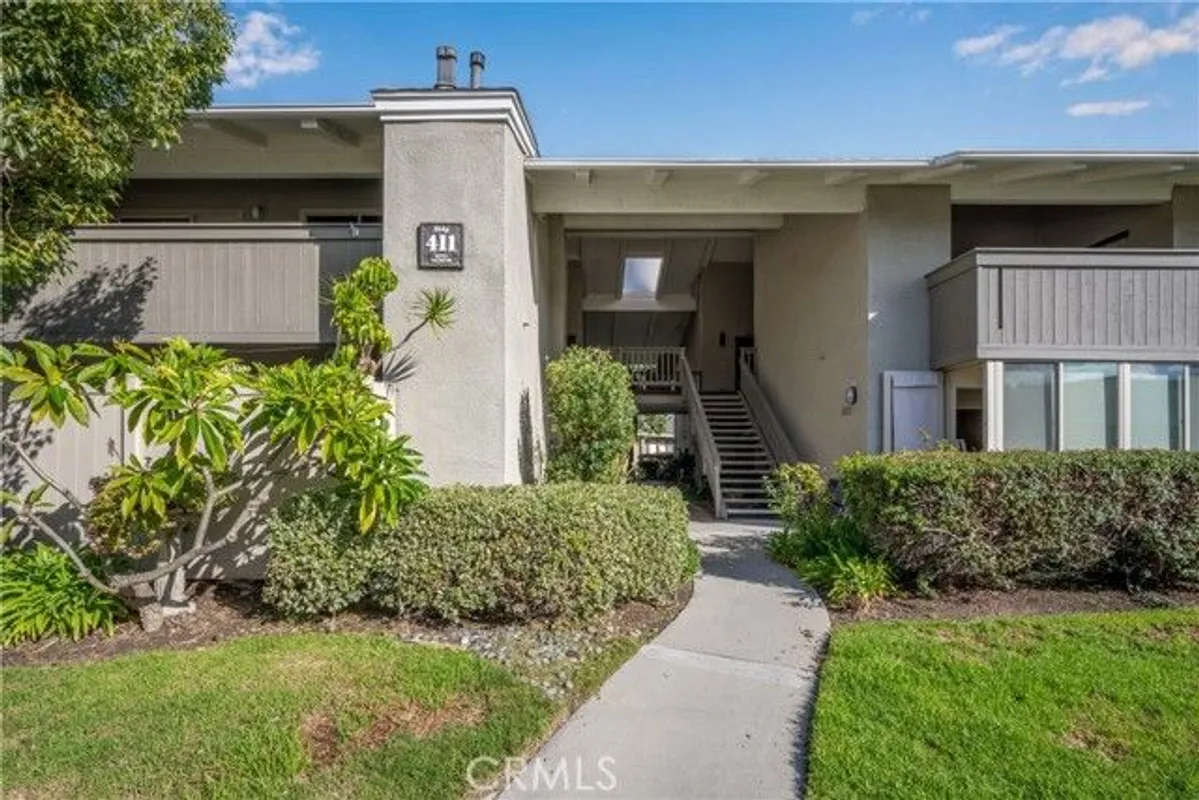 Property Slideshow image 1 of 32 | 8777 tulare dr 411h, Huntington Beach, CA, 92646