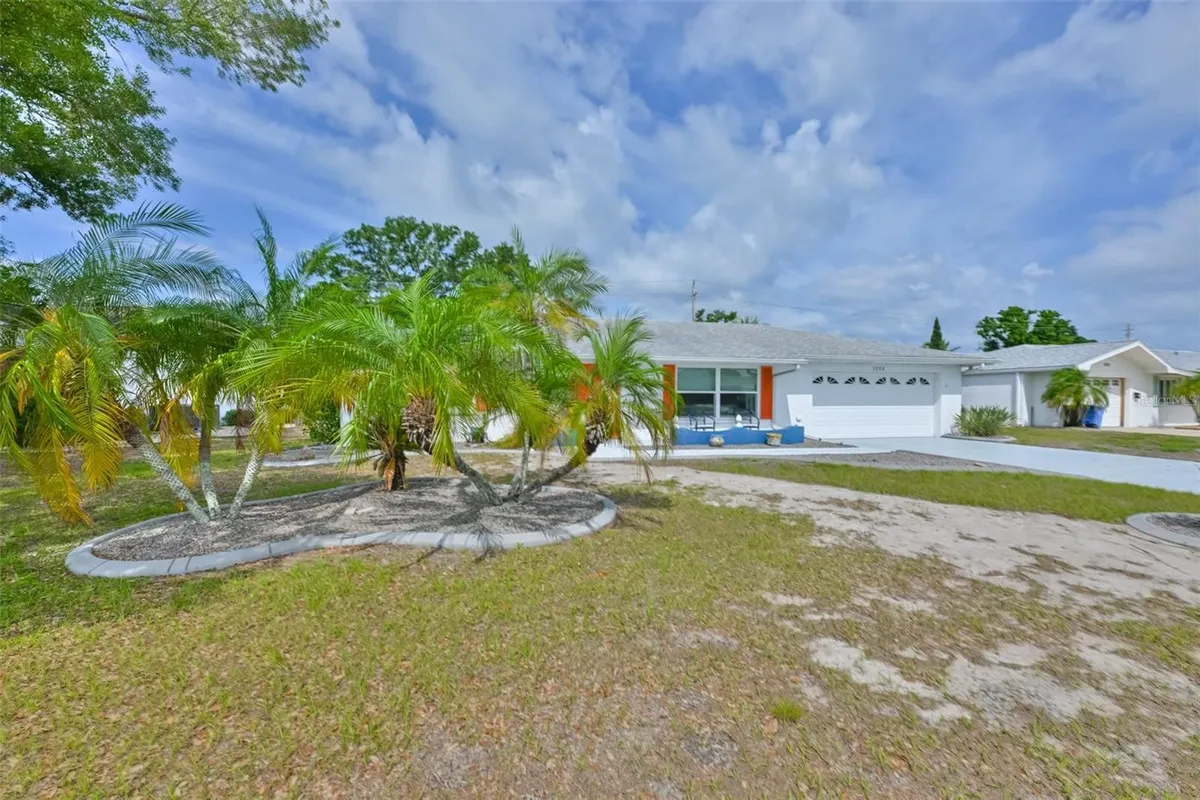 Property Slideshow image 1 of 51 | 1222 w del webb blvd, Sun City Center, FL, 33573
