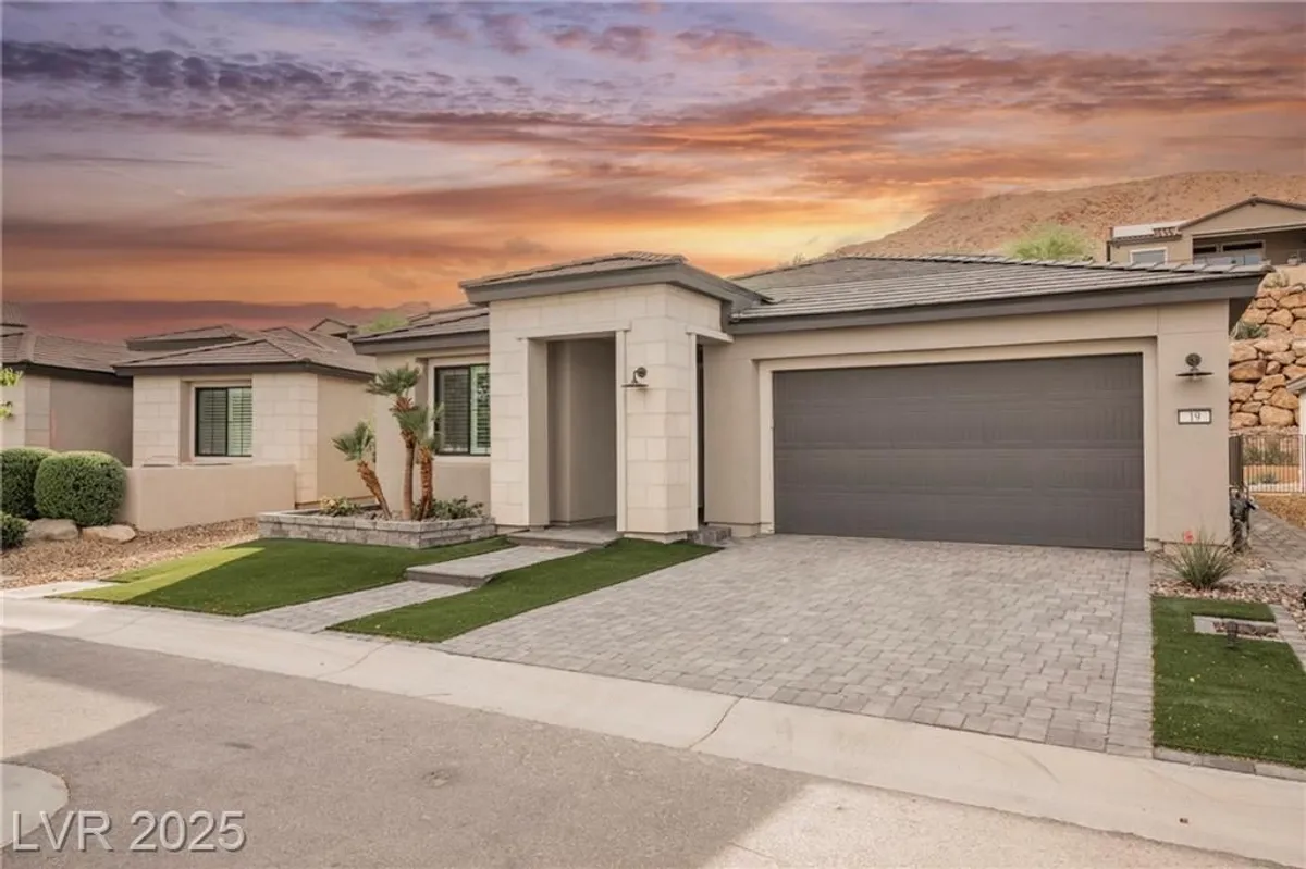 Property Slideshow image 1 of 24 | 19 desert ivy ln, Henderson, NV, 89011