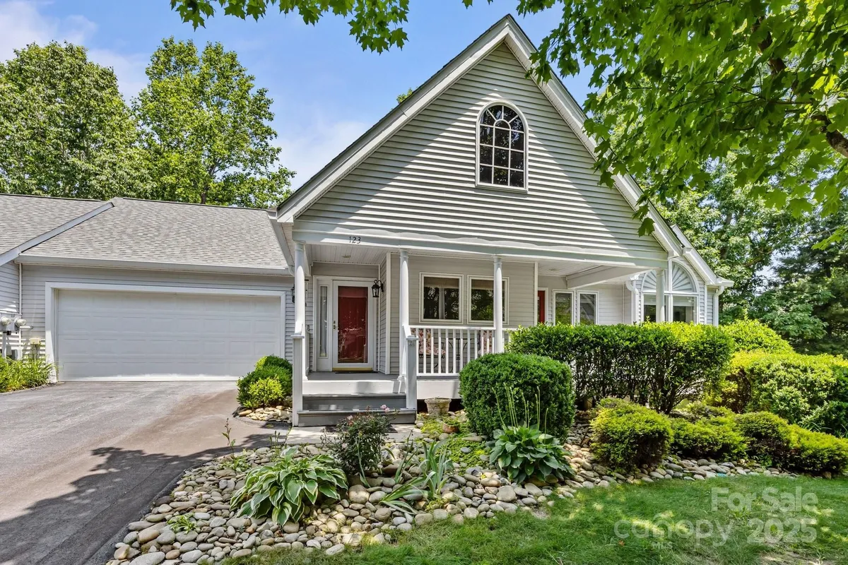 Property Slideshow image 1 of 48 | 123 carriage walk ln, Hendersonville, NC, 28791