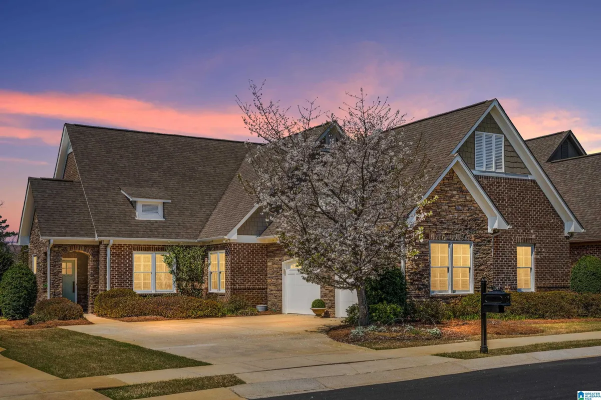 Property Slideshow image 1 of 42 | 1017 danberry ln, Hoover, AL, 35242