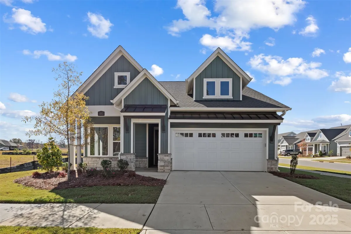 Property Slideshow image 1 of 45 | 1002 pastoral pl, Waxhaw, NC, 28173