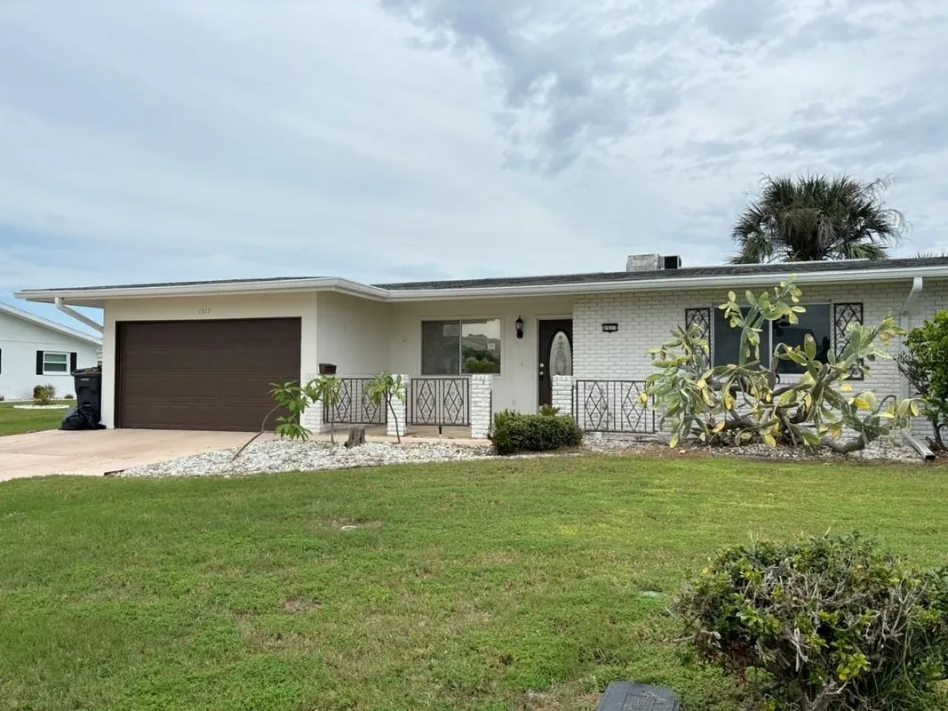 Property Slideshow image 1 of 19 | 1517 danbury dr, Sun City Center, FL, 33573