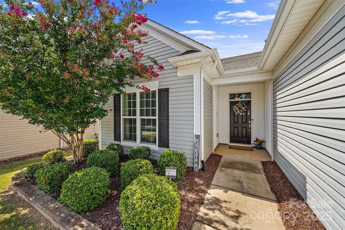 Property Slideshow image 1 of 32 | 20151 dovekie ln, Fort Mill, SC, 29707