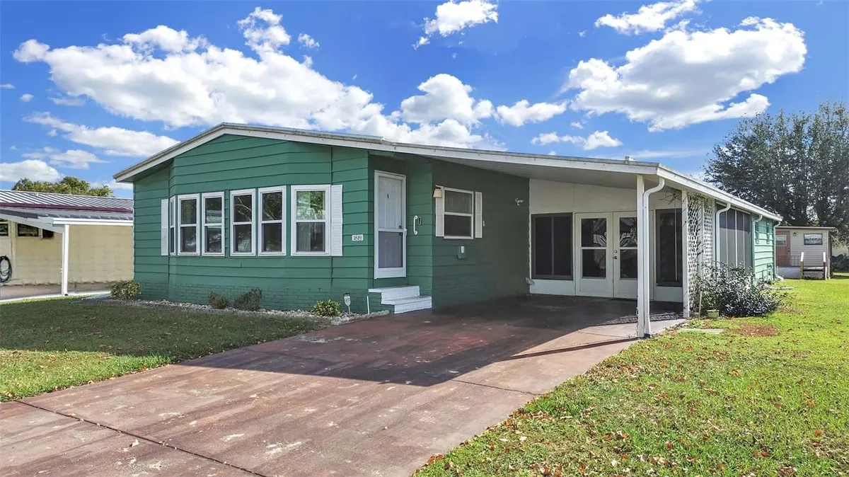 Property Slideshow image 1 of 45 | 1819 sherwood hill dr, Lakeland, FL, 33810