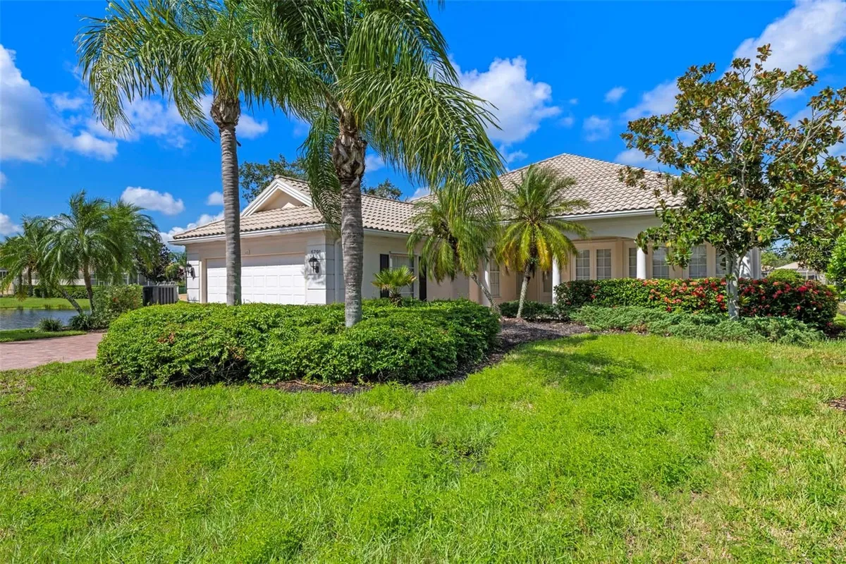 Property Slideshow image 1 of 62 | 5791 girona pl, Sarasota, FL, 34238