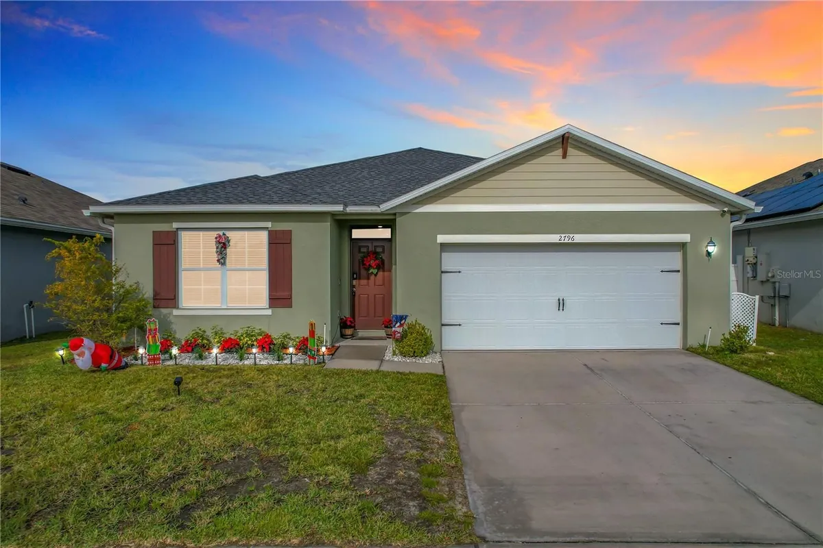 Property Slideshow image 1 of 49 | 2796 grandbury grove rd, Lakeland, FL, 33811