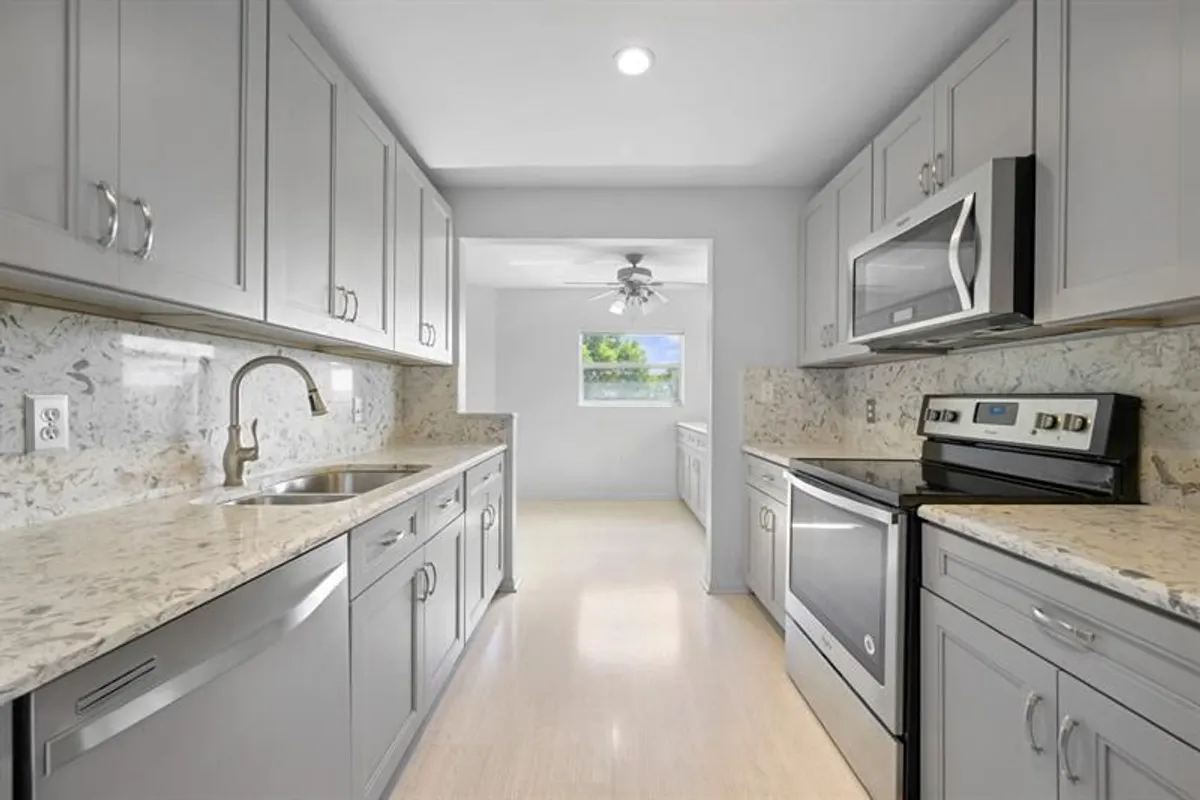 Property Slideshow image 1 of 23 | 550 sw 137th ave 401l, Pembroke Pines, FL, 33027