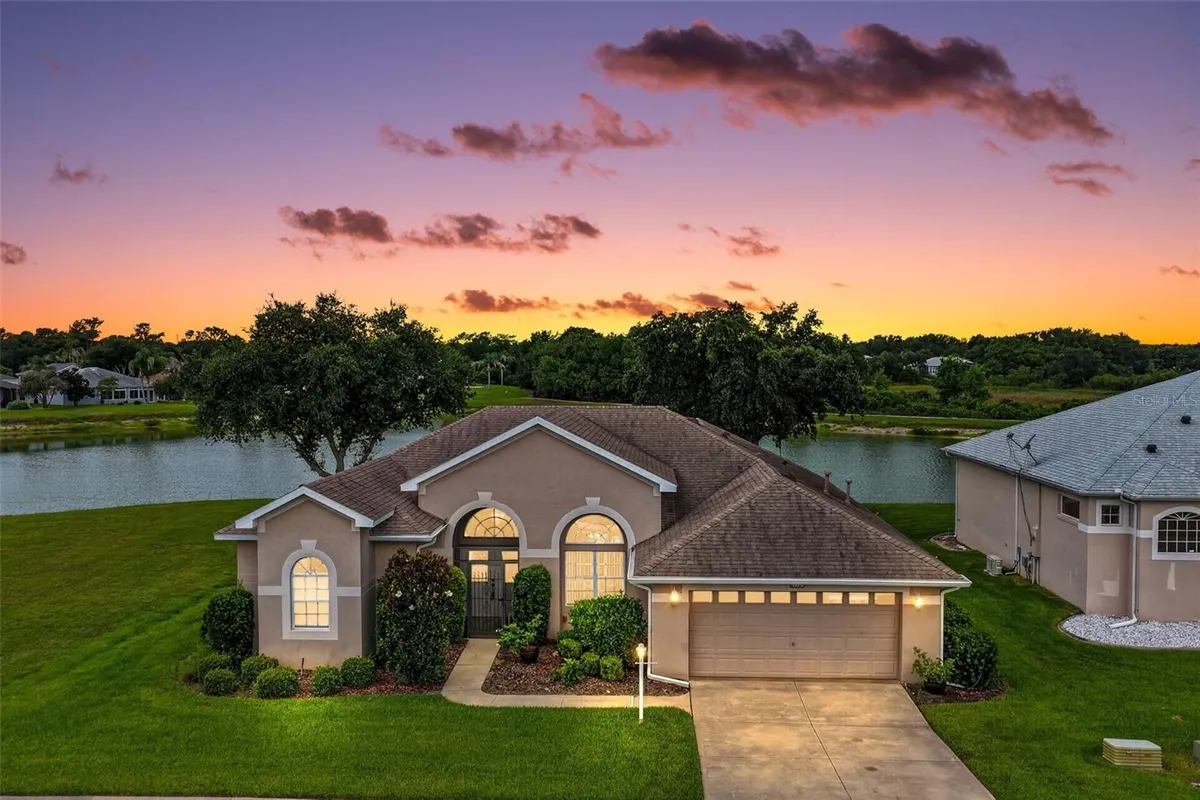 Property Slideshow image 1 of 53 | 27131 nostalgia dr, Leesburg, FL, 34748