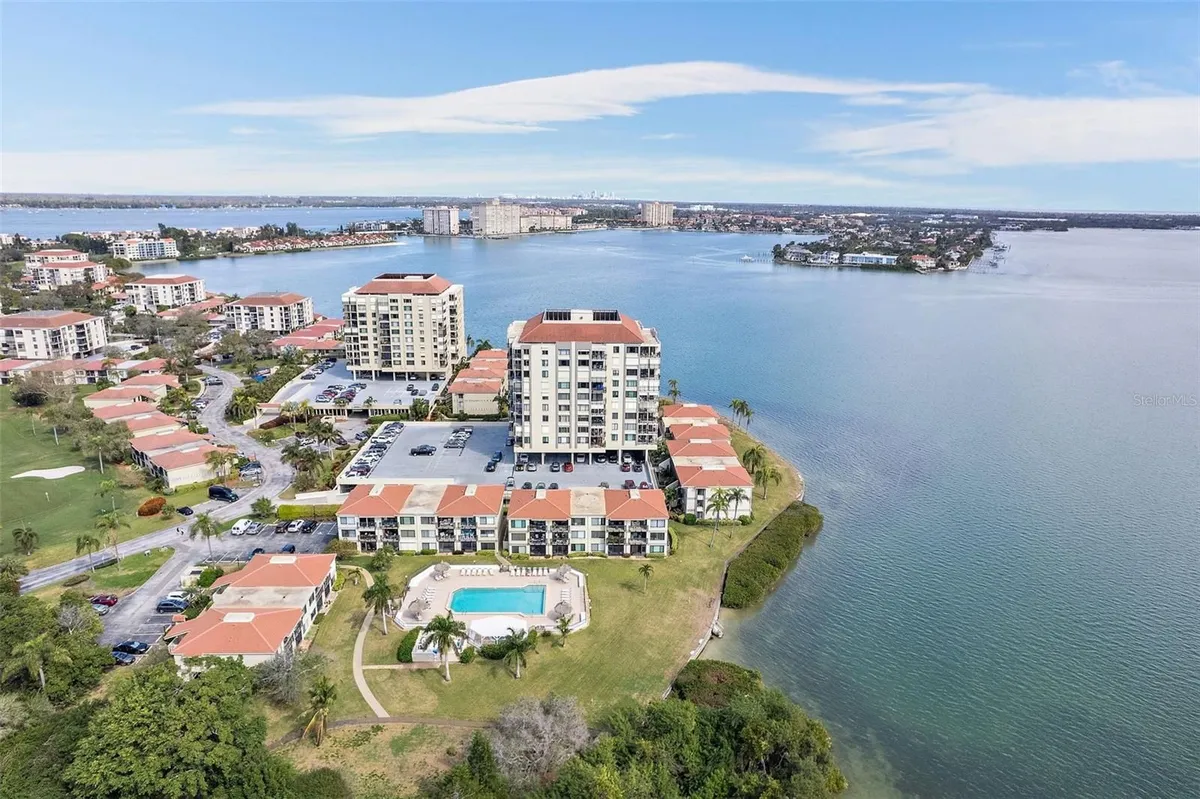 Property Slideshow image 1 of 33 | 6372 palma del mar blvd 406, St Petersburg, FL, 33715