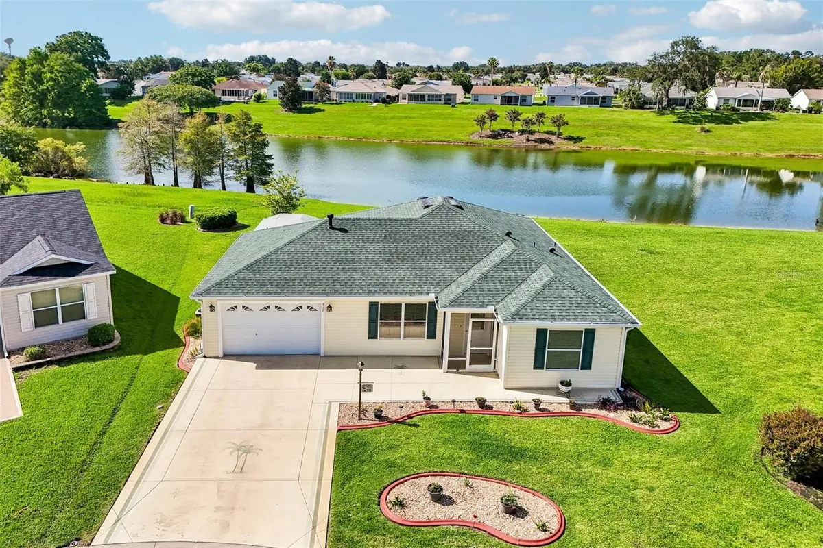 Property Slideshow image 1 of 53 | 917 eastmont ct, The Villages, FL, 32162