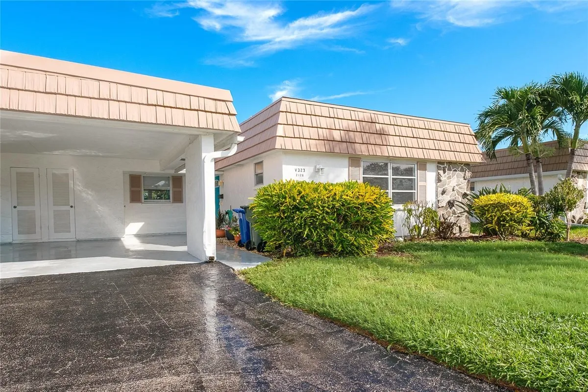 Property Slideshow image 1 of 76 | 2126 riverbluff pkwy v323, Sarasota, FL, 34231