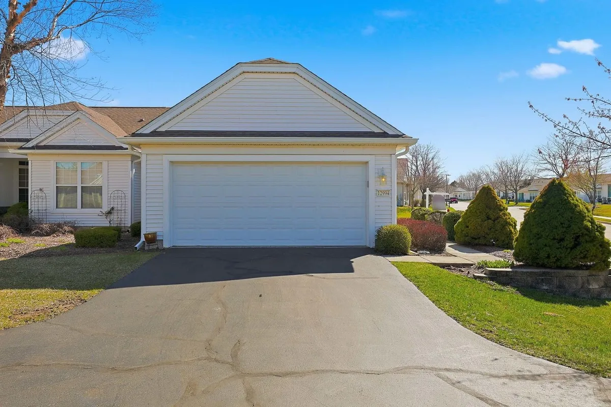 Property Slideshow image 1 of 24 | 12994 patriot way, Huntley, IL, 60142