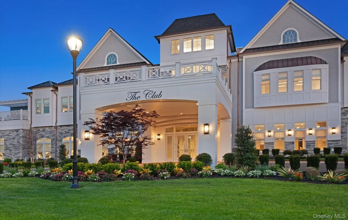 Property Slideshow image 1 of 47 | 31201 spruce pond cir, Oyster Bay, NY, 11803