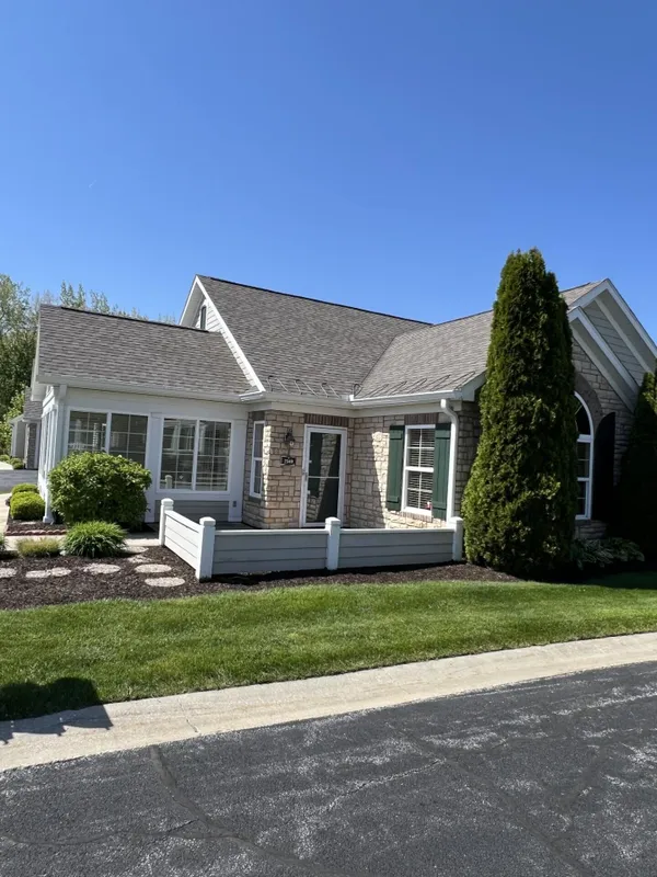Property Slideshow image 1 of 24 | 2340 allison cir, Valparaiso, IN, 46383