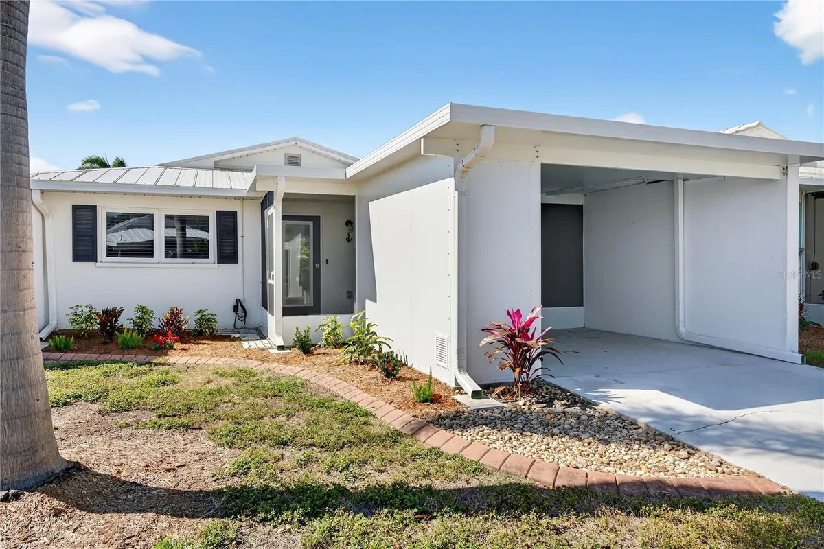 Property Slideshow image 1 of 58 | 620 fair winds dr # 620, Nokomis, FL, 34275