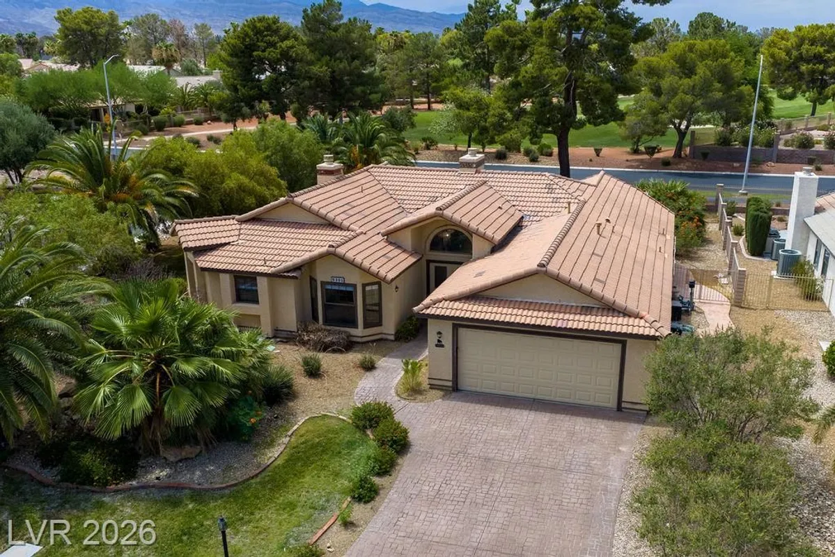 Property Slideshow image 1 of 70 | 5301 braemar dr, Las Vegas, NV, 89130