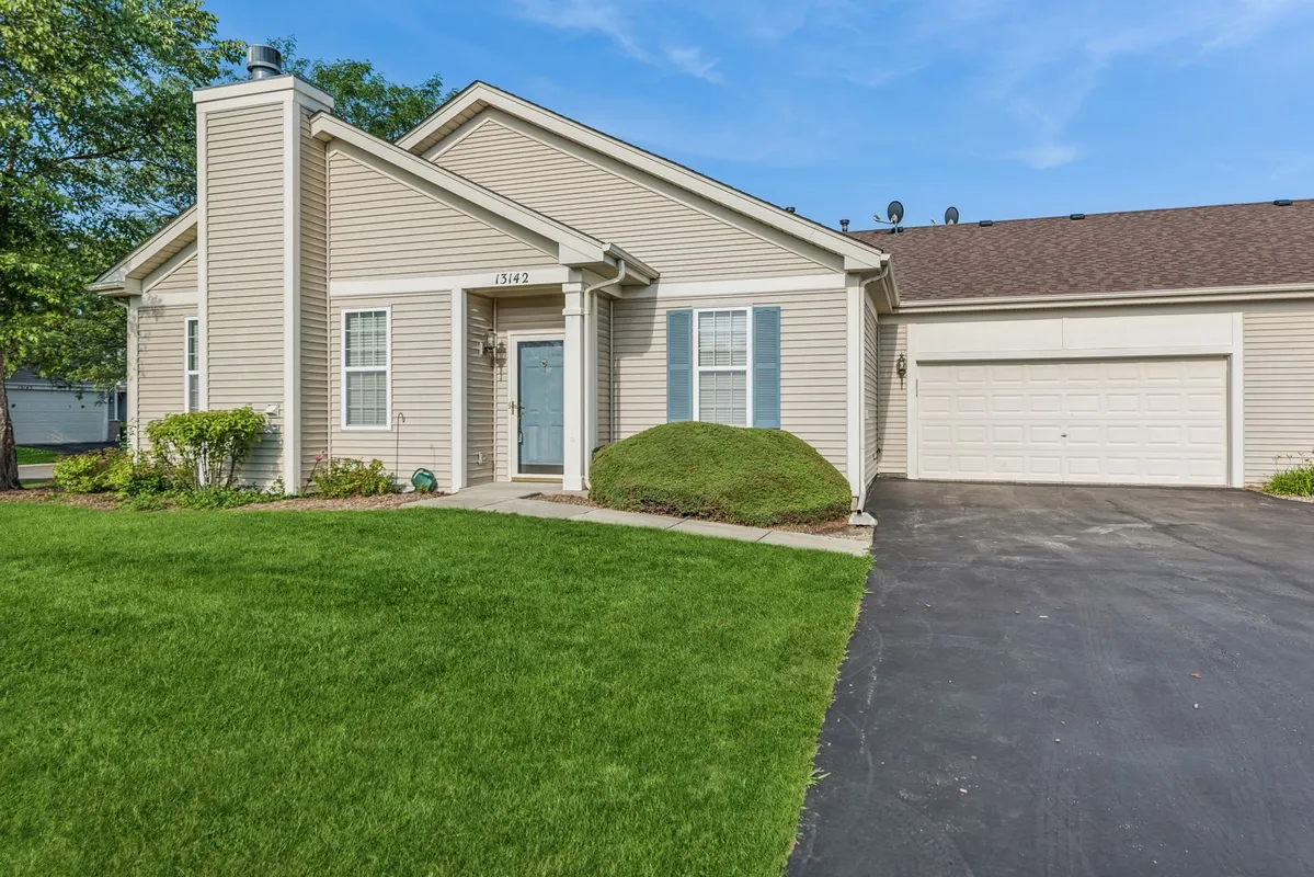 Property Slideshow image 1 of 26 | 13142 w sheffield ln, Beach Park, IL, 60083