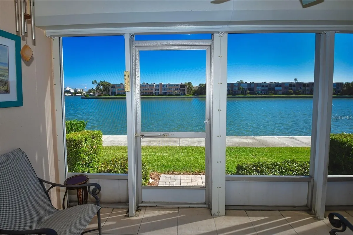 Property Slideshow image 1 of 66 | 7645 sun island dr 103, South Pasadena, FL, 33707