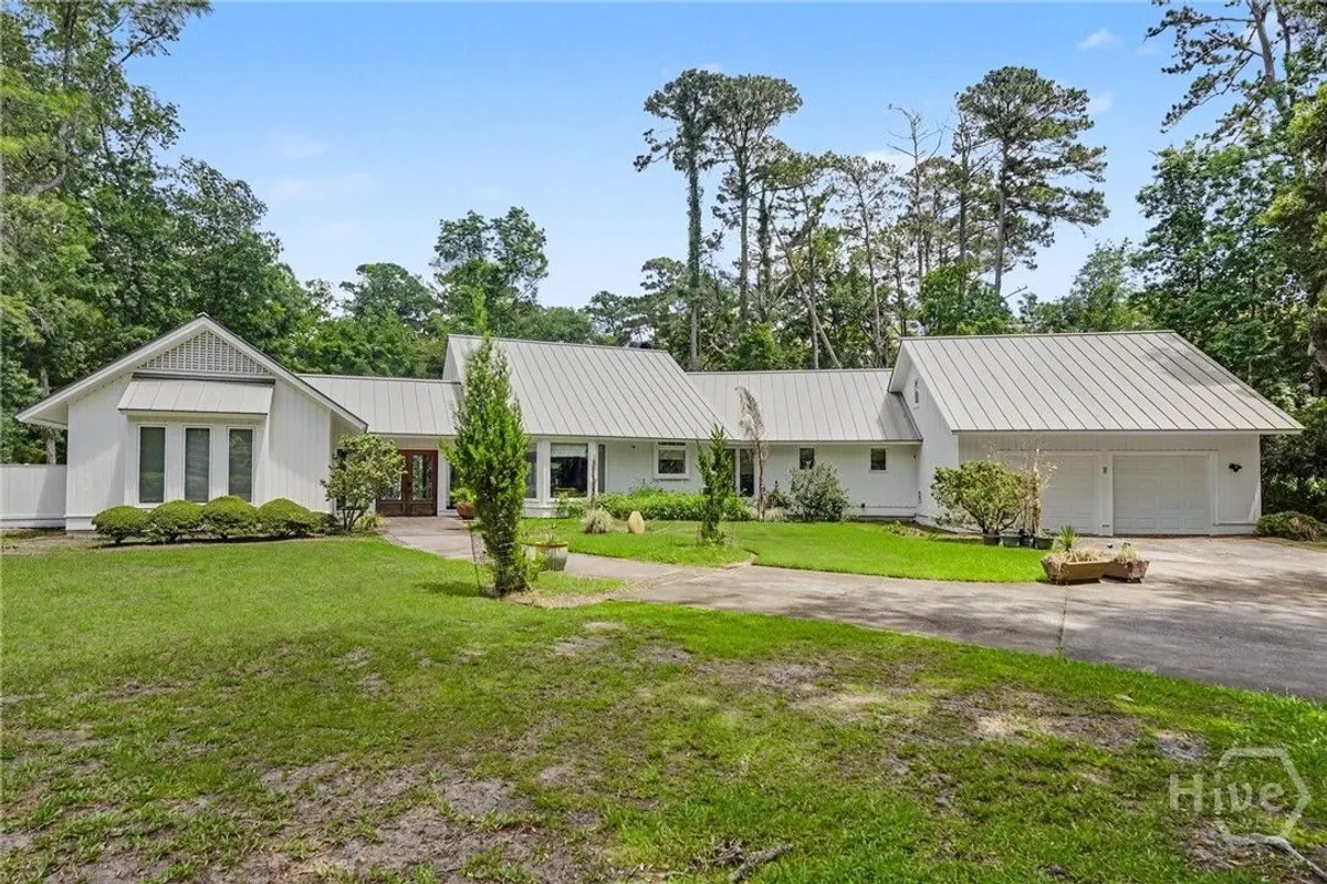 Property Slideshow image 1 of 74 | 26 hemingway dr, Savannah, GA, 31411