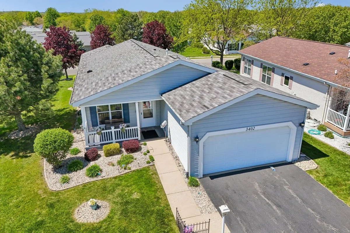 Property Slideshow image 1 of 33 | 3402 stretch run rd, Grayslake, IL, 60030