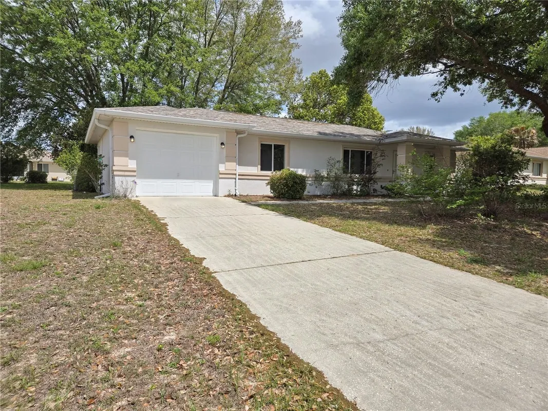 Property Slideshow image 1 of 32 | 6121 sw 103rd loop, Ocala, FL, 34476