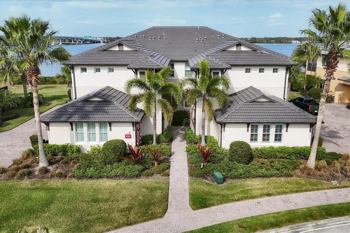 Property Slideshow image 1 of 56 | 1226 riverscape st, Bradenton, FL, 34208
