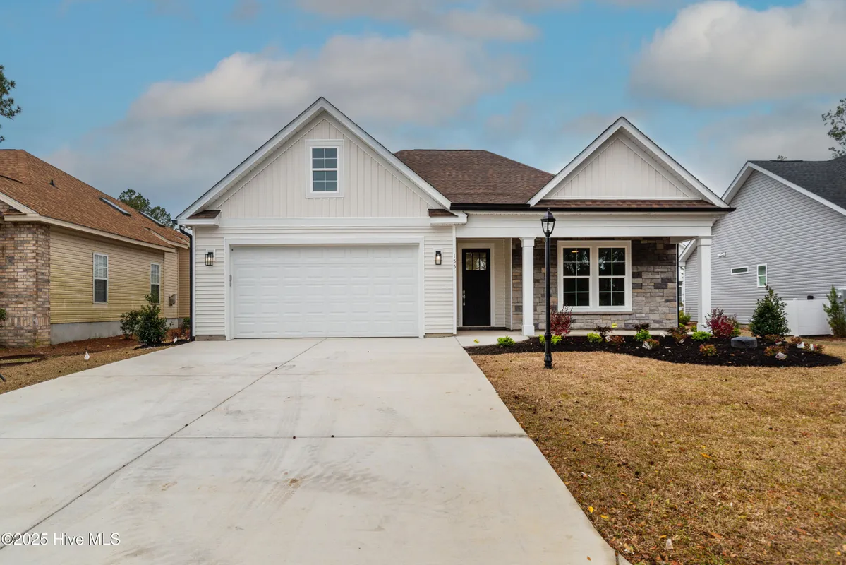 Property Slideshow image 1 of 57 | 1073 ridge walk way, Calabash, NC, 28467