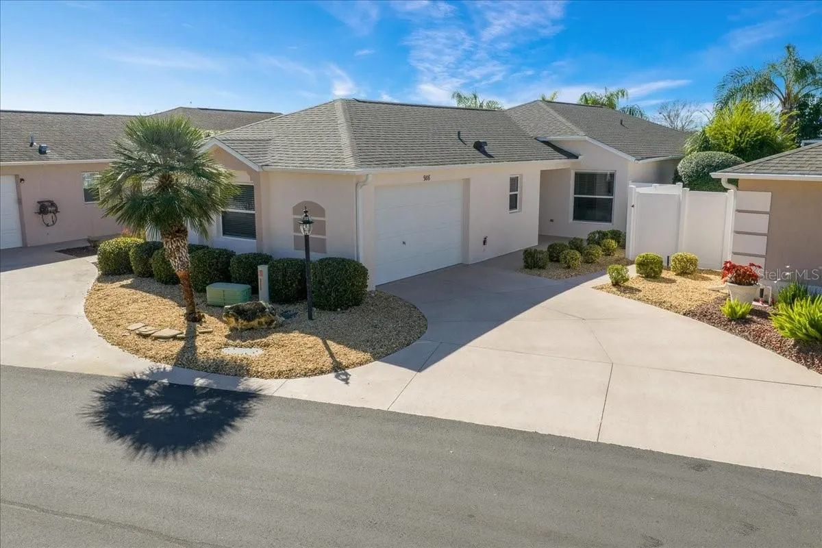 Property Slideshow image 1 of 66 | 986 oscar ln, The Villages, FL, 32162