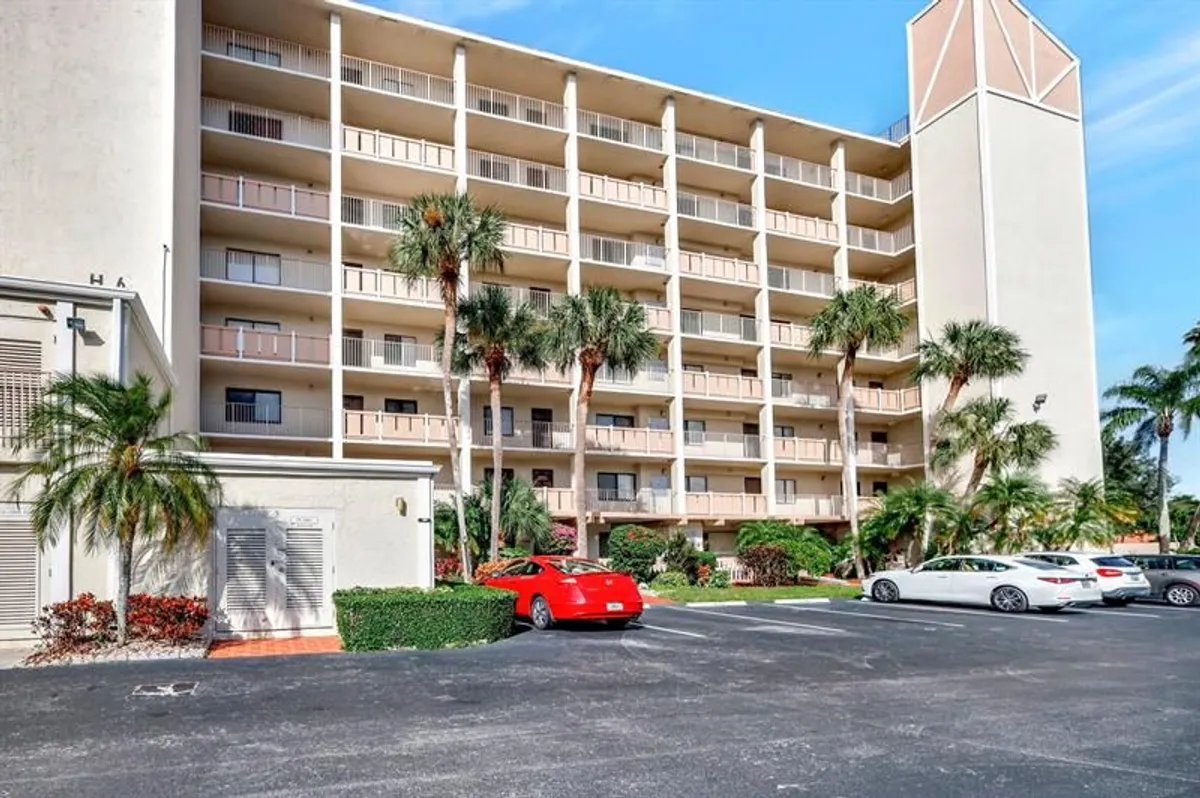 Property Slideshow image 1 of 27 | 14460 strathmore ln 807, Delray Beach, FL, 33446