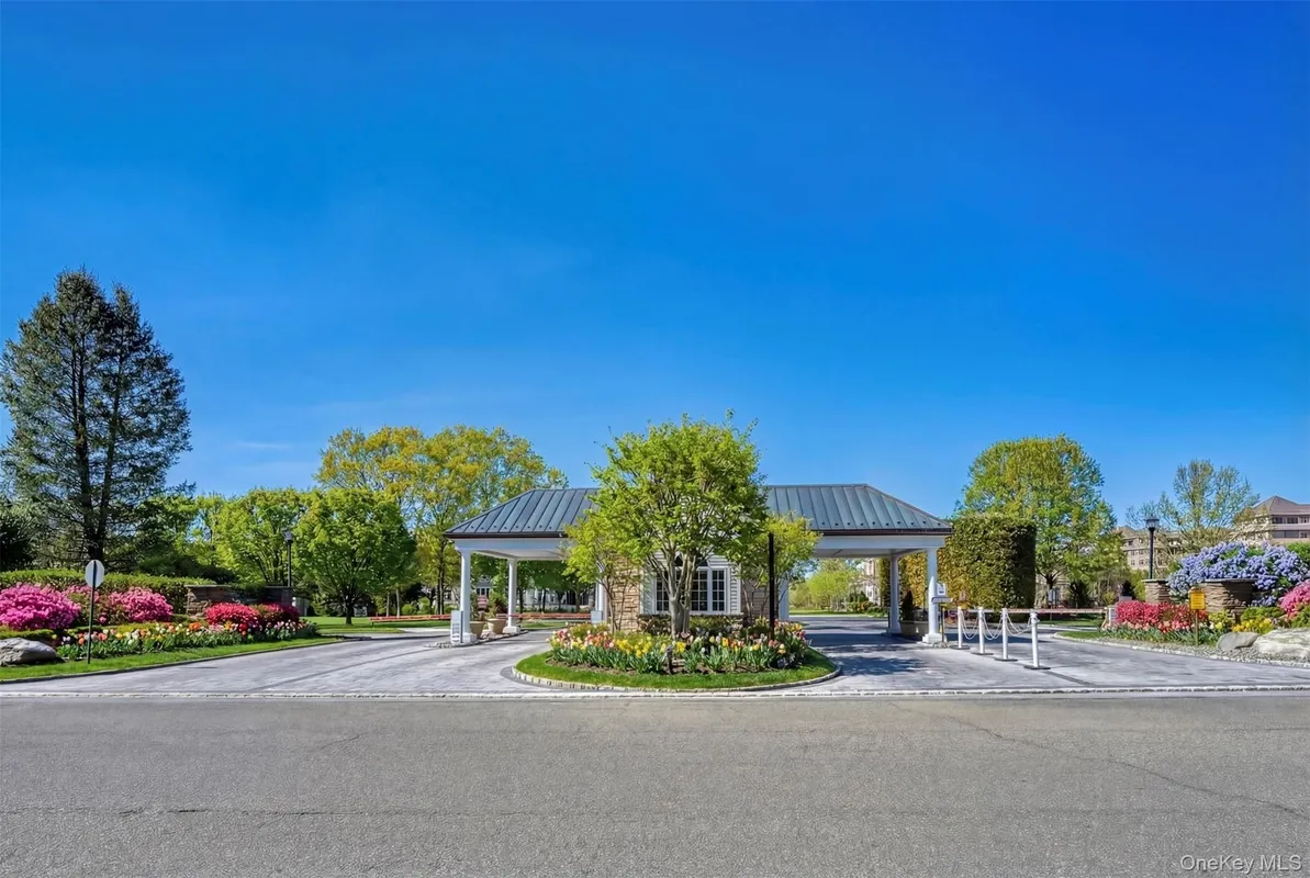 Property Slideshow image 1 of 43 | 333 e overlook, North Hempstead, NY, 11050
