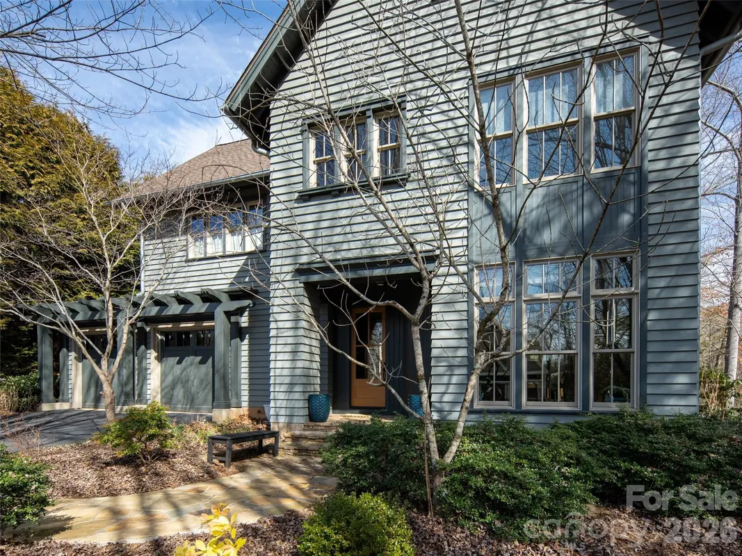 Property Slideshow image 1 of 44 | 1002 coves pheasant ct, Biltmore Lake, NC, 28715