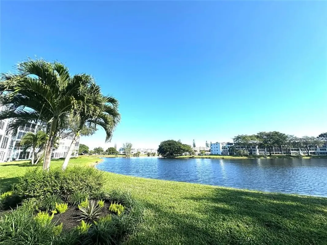 Property Slideshow image 1 of 62 | 4106 cambridge e unit e, Deerfield Beach, FL, 33442