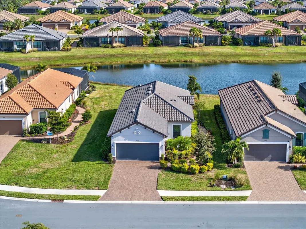 Property Slideshow image 1 of 92 | 3021 veneto ct, Lakewood Ranch, FL, 34211