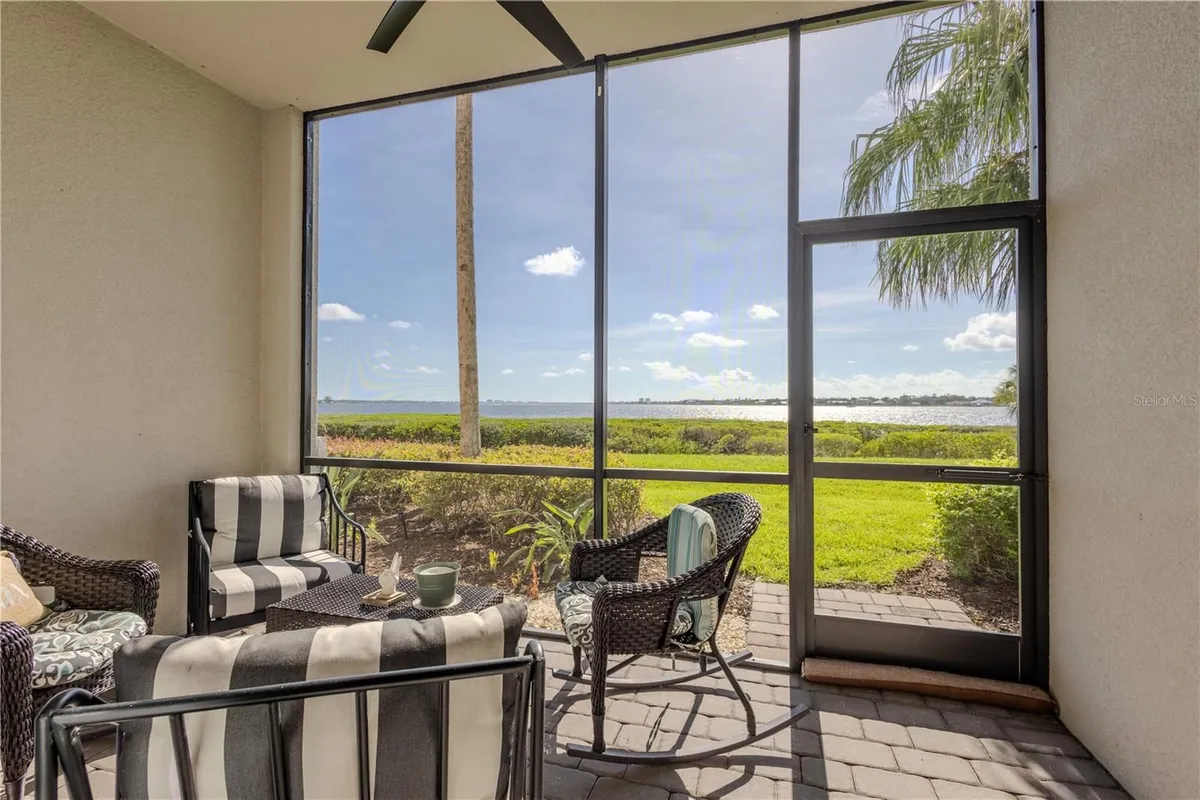 Property Slideshow image 1 of 54 | 1030 tidewater shores loop 104, Bradenton, FL, 34208