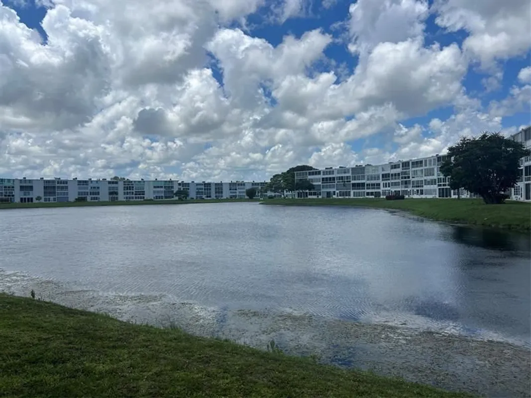 Property Slideshow image 1 of 16 | 4053 harwood e unit e, Deerfield Beach, FL, 33442