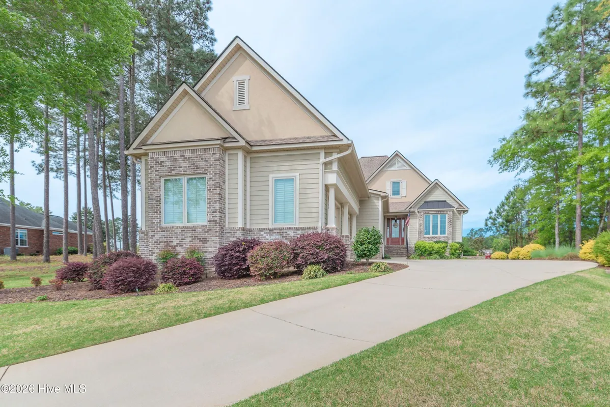 Property Slideshow image 1 of 63 | 207 quiet oak ct, Aiken, SC, 29803