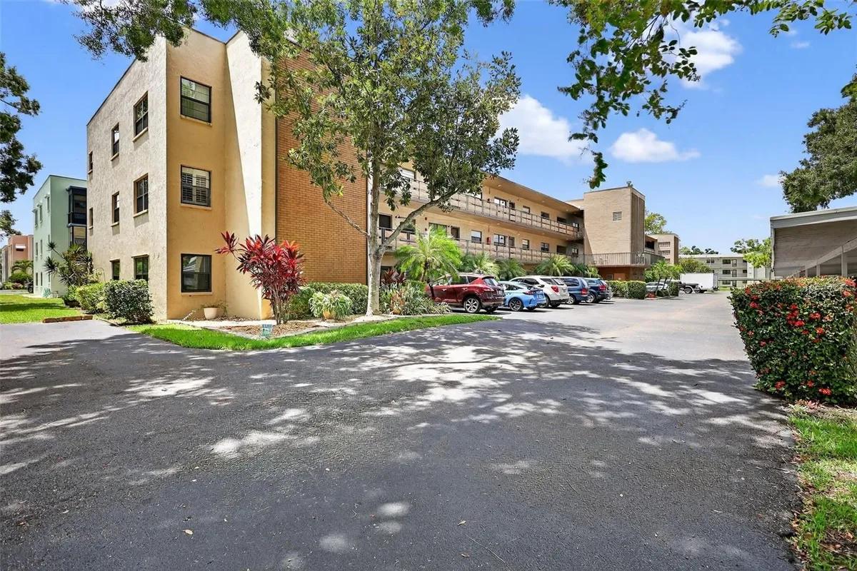 Property Slideshow image 1 of 36 | 5975 terrace park dr n unit 209, Saint Petersburg, FL, 33709