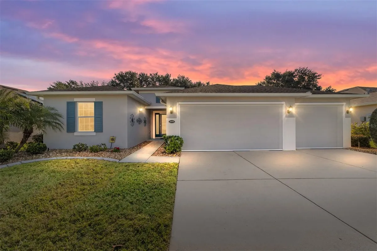 Property Slideshow image 1 of 58 | 26555 manassas dr, Leesburg, FL, 34748