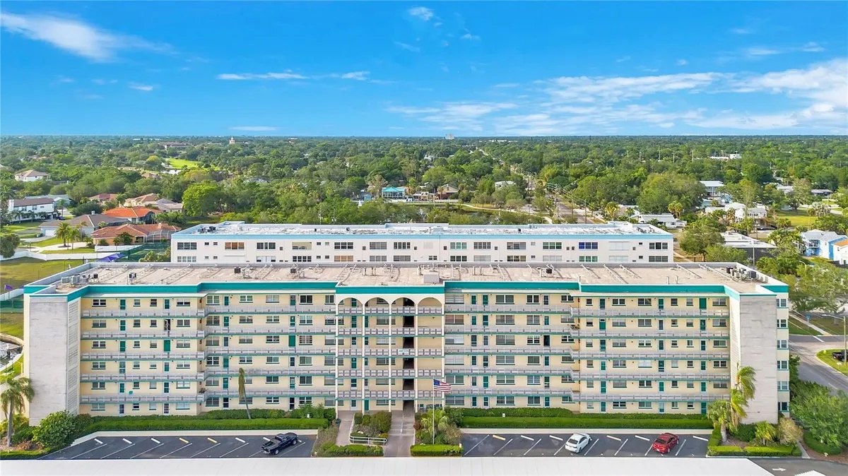 Property Slideshow image 1 of 32 | 2960 59th st 405, Gulfport, FL, 33707