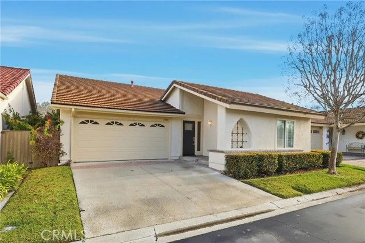 Property Slideshow image 1 of 39 | 27880 via sarasate, Mission Viejo, CA, 92692